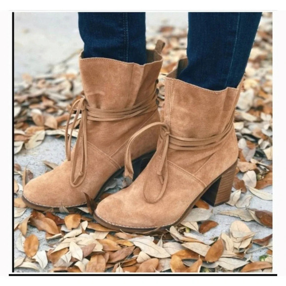 Toms Mila Boot, Toffee Suede - Picture 1 of 8